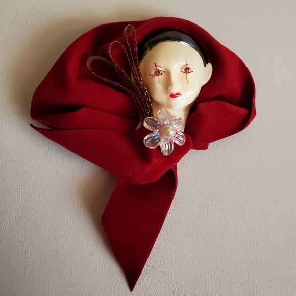 Vintage Geisha Girl Mask Brooch - Picture 10 of 11